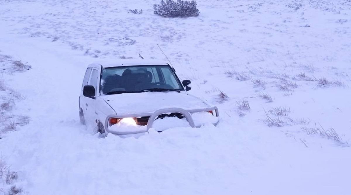 Izdan crveni alarm, stiže nagla promjena. Ljudima na Dinari snijeg zatrpao auto