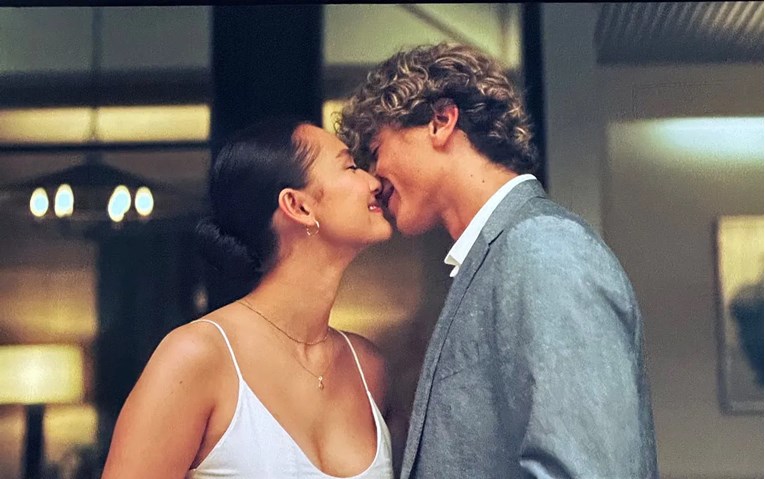 ANKETA Trebaju li žene uzeti muževo prezime nakon vjenčanja?