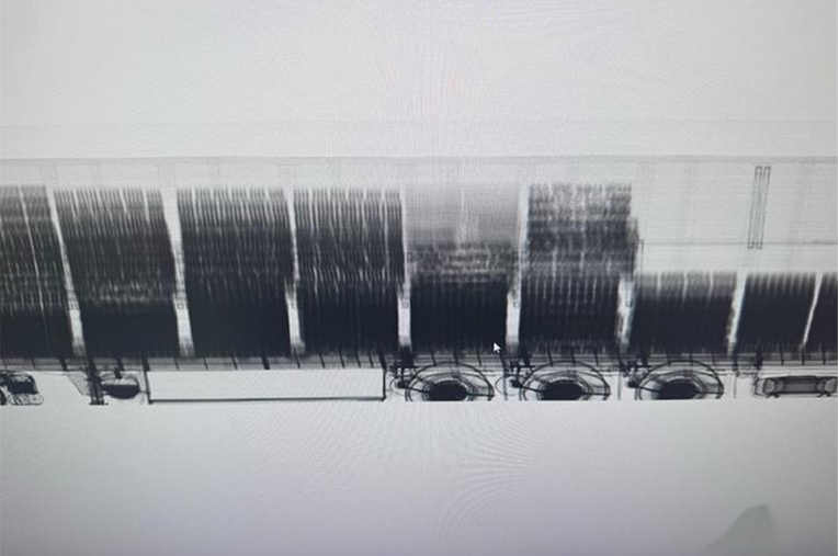 FOTO Vozač rekao da prevozi majonezu, senf i umake. Carinici ga razotkrili RTG-om