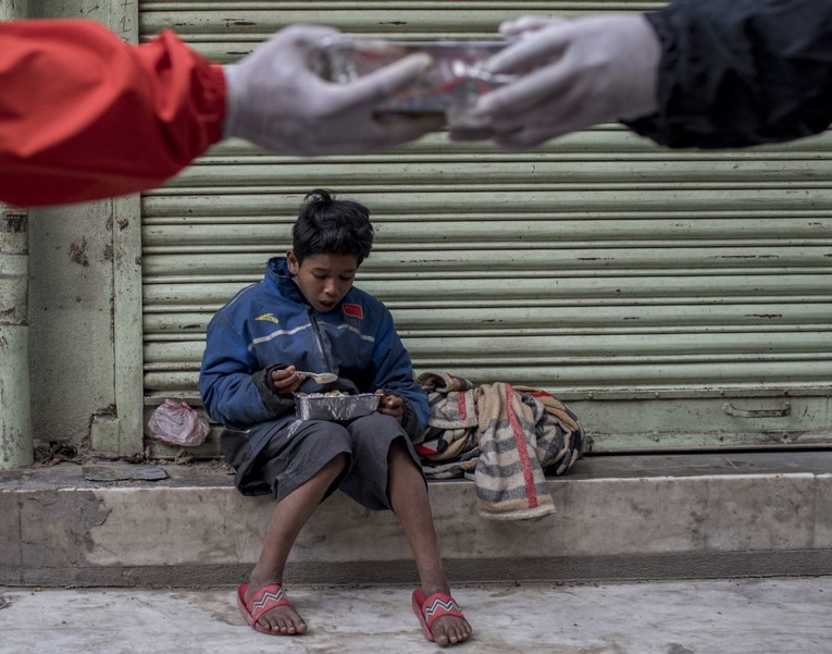 SAD ukinuo pomoć Nepalu. Sve je više pothranjene djece