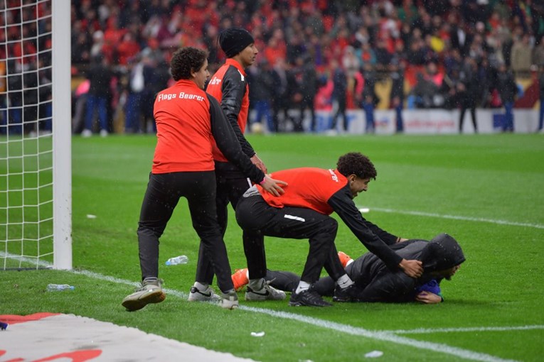 Krali suparnicima ručnike, djeca im tukla rivale. Dobili su nagradu za fair play