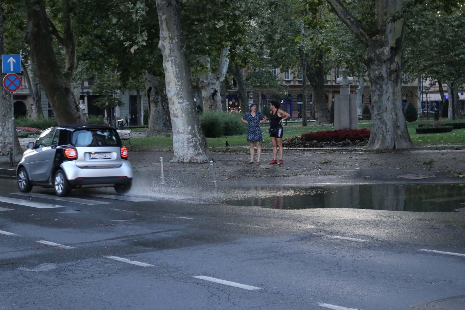 Konačno Nam Ne Prijeti Neka Velika Oluja. Na Kopnu će Biti Kiše, Na ...