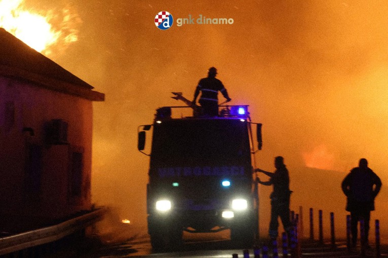 Dinamo: Podrška našim vatrogascima💙
