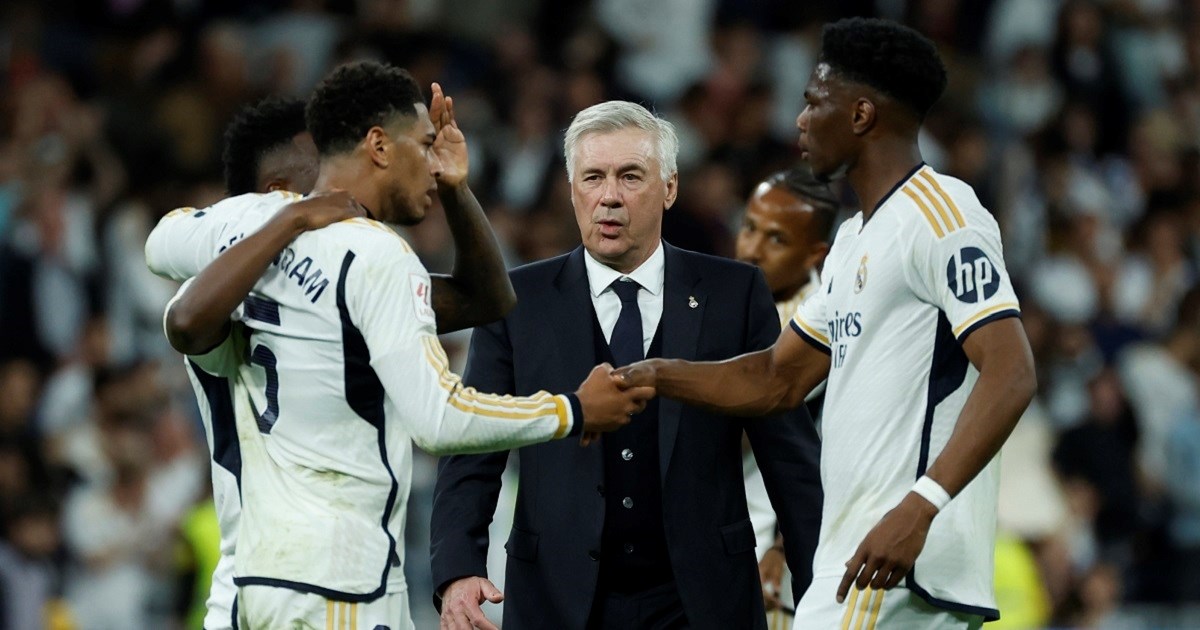 Ludnica na tribinama, komentator urla, a pogledajte što Ancelotti radi