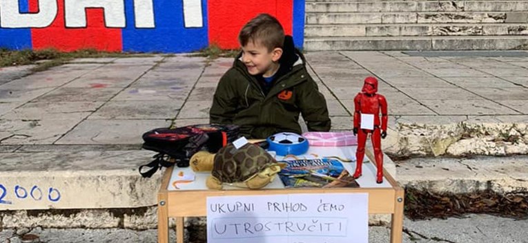 Petogodišnji Leo iz Splita prodaje svoje igračke da bi pomogao ljudima iz Petrinje