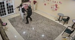 VIDEO Mladić masovnom ubojici u SAD-u uzeo pušku nakon pokolja, snimljena borba