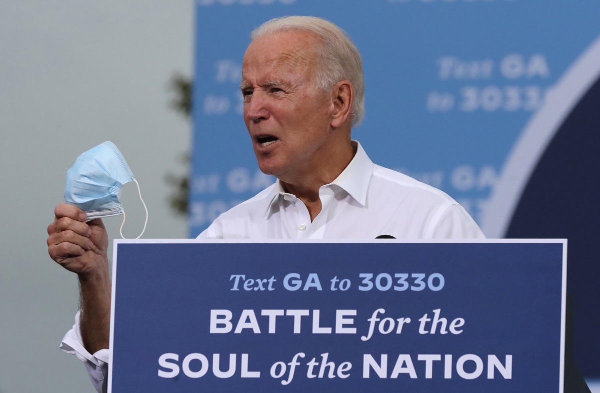 Biden: Ako glasate za mene, zadržat ću Faucija i dati otkaz Trumpu