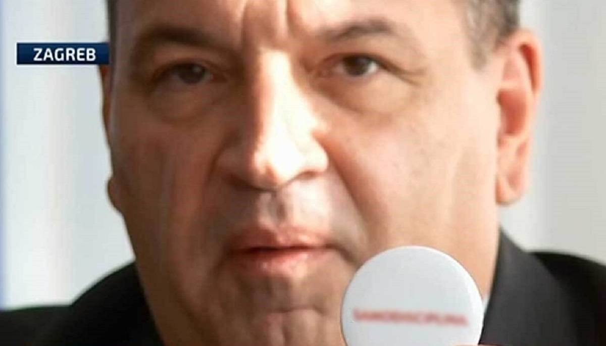 Beroš pokazao dva bedža na TV-u, jeste li vidjeli što je na njima pisalo?