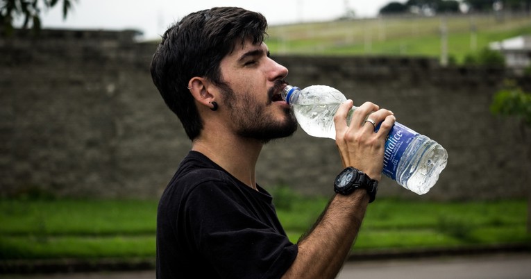 Evo što se događa s našim tijelom ako ne pijemo dovoljno vode