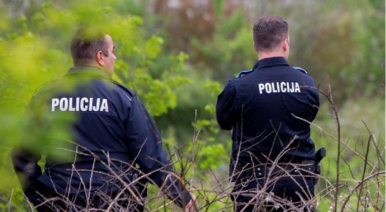 Na smetlištu u BiH pronađeno mrtvo novorođenče, beba je ubijena