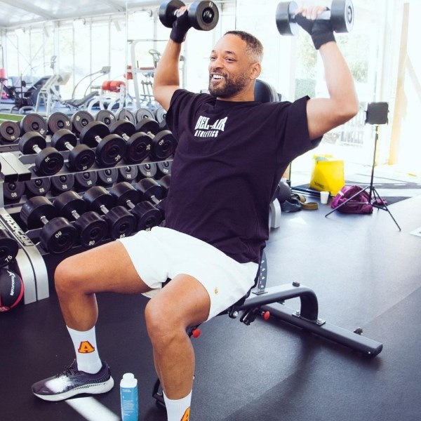 Will Smith sve nasmijao pokušavajući odraditi popularni trening