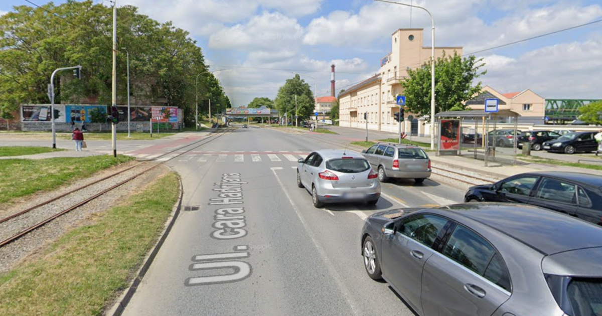 Pijana maloljetnica vozila prijateljicu na romobilu. Prošla kroz crveno, obje pale