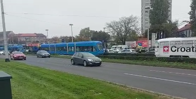 VIDEO Mladić u Zagrebu pretrčavao prugu. Tramvaj ga pregazio i usmrtio