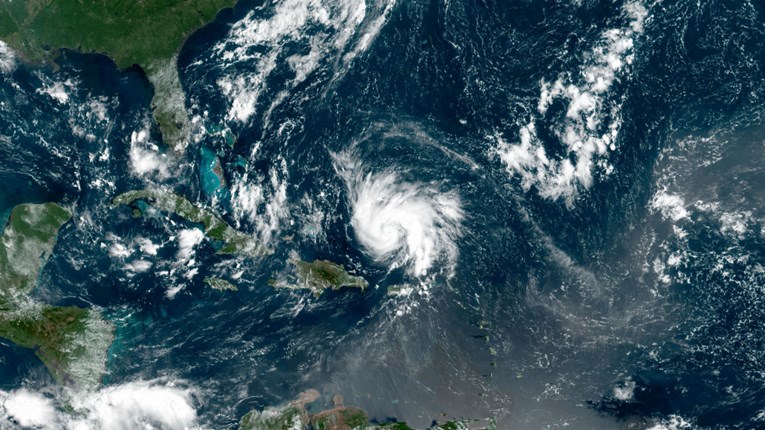 Uragan Dorian ojačao na četvrtu kategoriju, Florida se priprema na udar