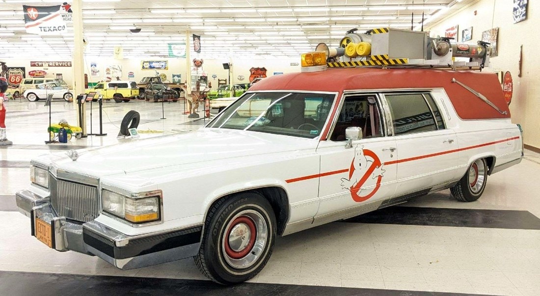 Zatvara se muzej filmskih automobila, sve ide na aukciju