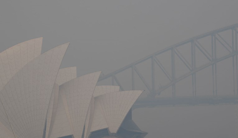 Gusti dim obavio Sydney, upozorenja o požarima izdana diljem Australije