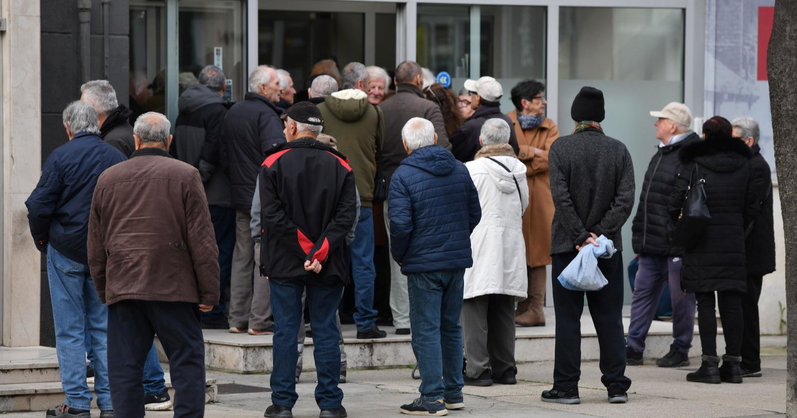 U srijedu počinje isplata mirovina za ožujak i razlika usklađivanja