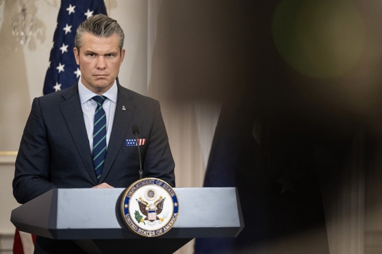 AI tvrtka odbija dati pristup za masovni nadzor Amerikanaca. Hegseth dao ultimatum