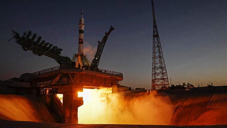Sojuz poletio prema ISS-u. Ide po dva ruska astronauta koja su tamo zapela