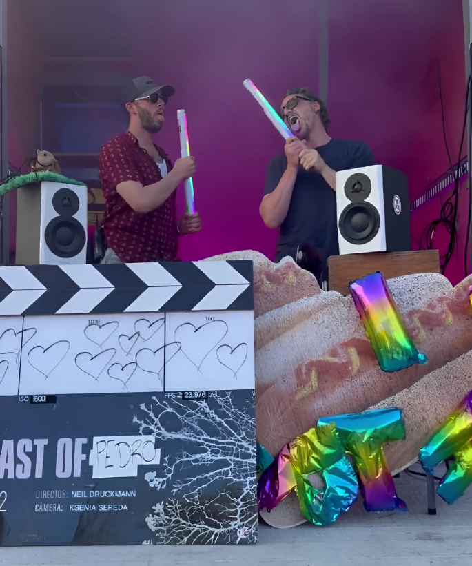 VIDEO Pedro Pascal 18+ gestom na zabavi začudio fanove