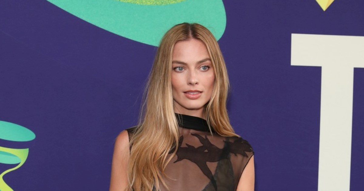 Margot Robbie ne odustaje od trenda "golih haljina"