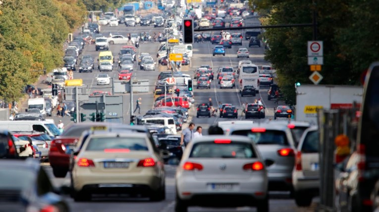 Njemačka ima ogroman problem s prometnim gužvama. Rješenje se ne vidi