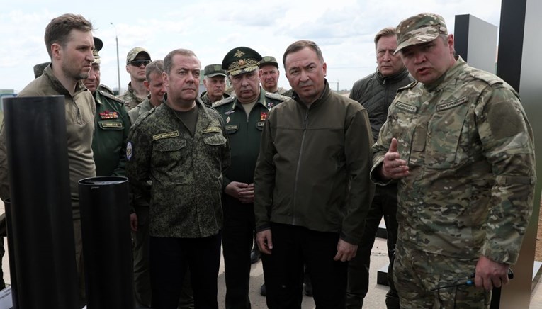 Medvedev: Trump je napadom na Iran započeo novi američki rat