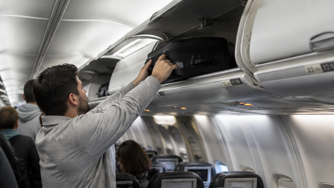 "Baš šteta za nekoga". Putnici otkrili što nikad ne drže iznad glave u avionu