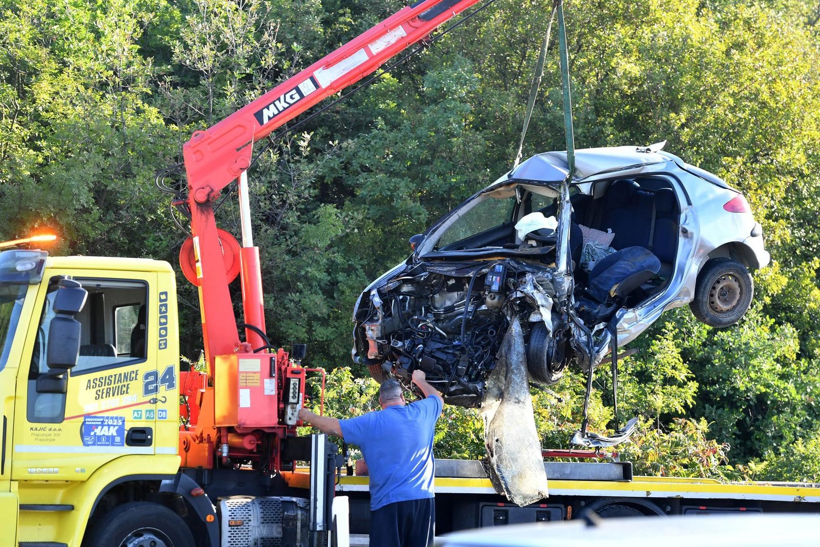 VIDEO I FOTO Ovo je ostalo od auta u kojem je poginula osoba na autocesti A7