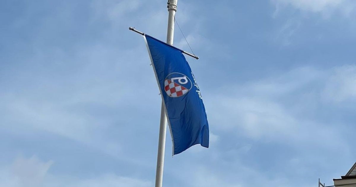 FOTO Zagreb s Trga maknuo zastave u duginim bojama i stavio Dinamove