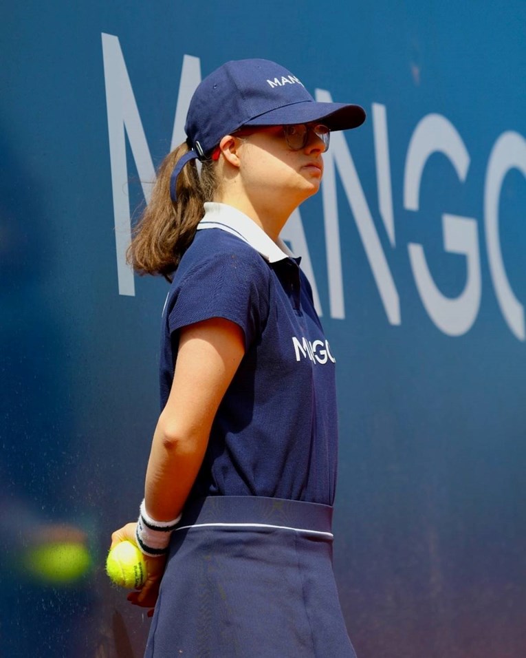 Alessandra je ušla u povijest kao prva skupljačica lopti s Downom na ATP turniru