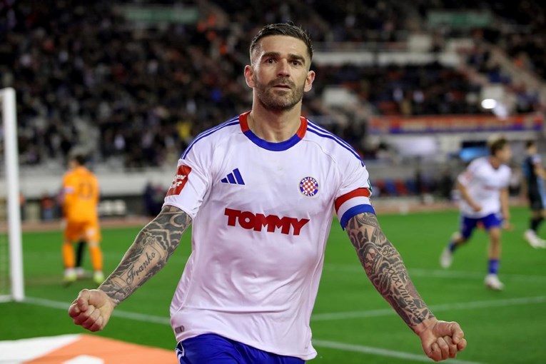 Navijači Hajduka na Fejsu: Ćaća se vraća. Ništa ljepše nego kad on zabije Rijeci