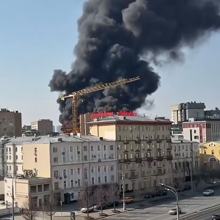 VIDEO Gori luksuzna zgrada u središtu Moskve