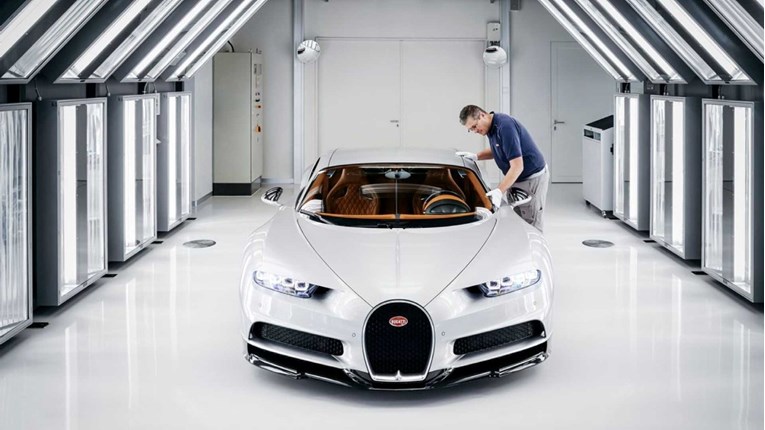 FOTO Nećete vjerovati koliko vremena Bugatti troši na bojenje automobila