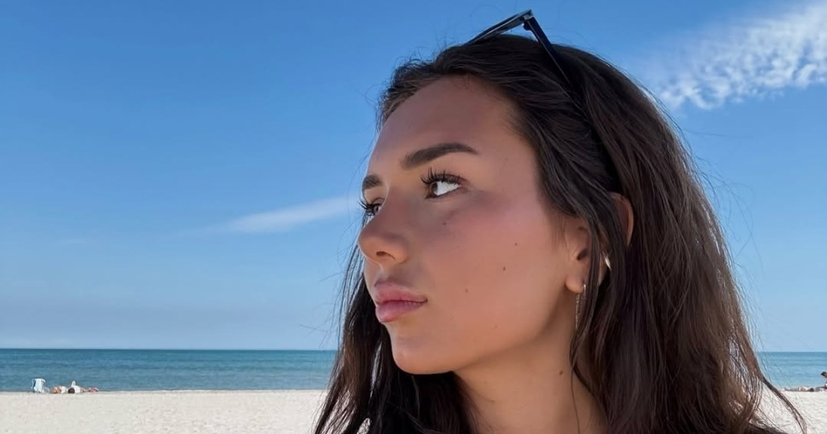 Kći Ive Majoli pozirala na plaži u zalazak, pokazala preplanulost i zavidnu figuru