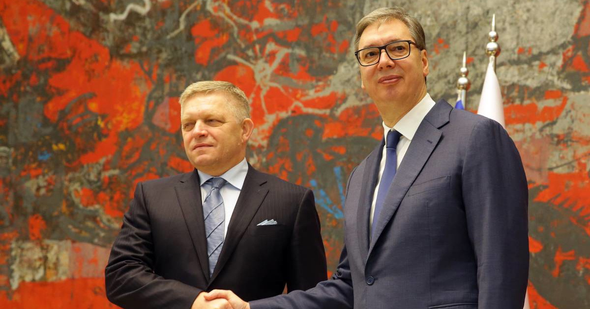 BBC: Samo su Vučić i Fico došli iz Europe na Xijevu paradu. Iz različitih razloga