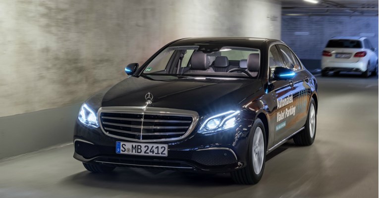 Odobrila njemačka vlada: Mercedes je prvi koji smije voziti bez vozača