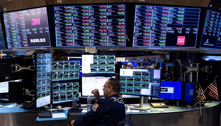 Wall Street oslabio na početku tjedna