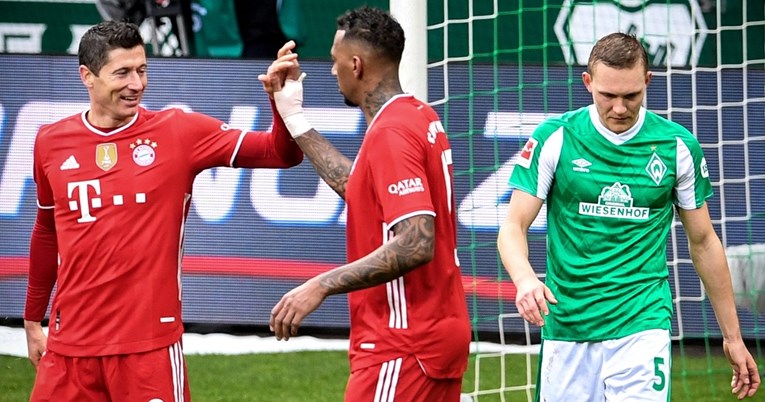 Bayern nastavio nizati pobjede. Novi povijesni gol Lewandowskog