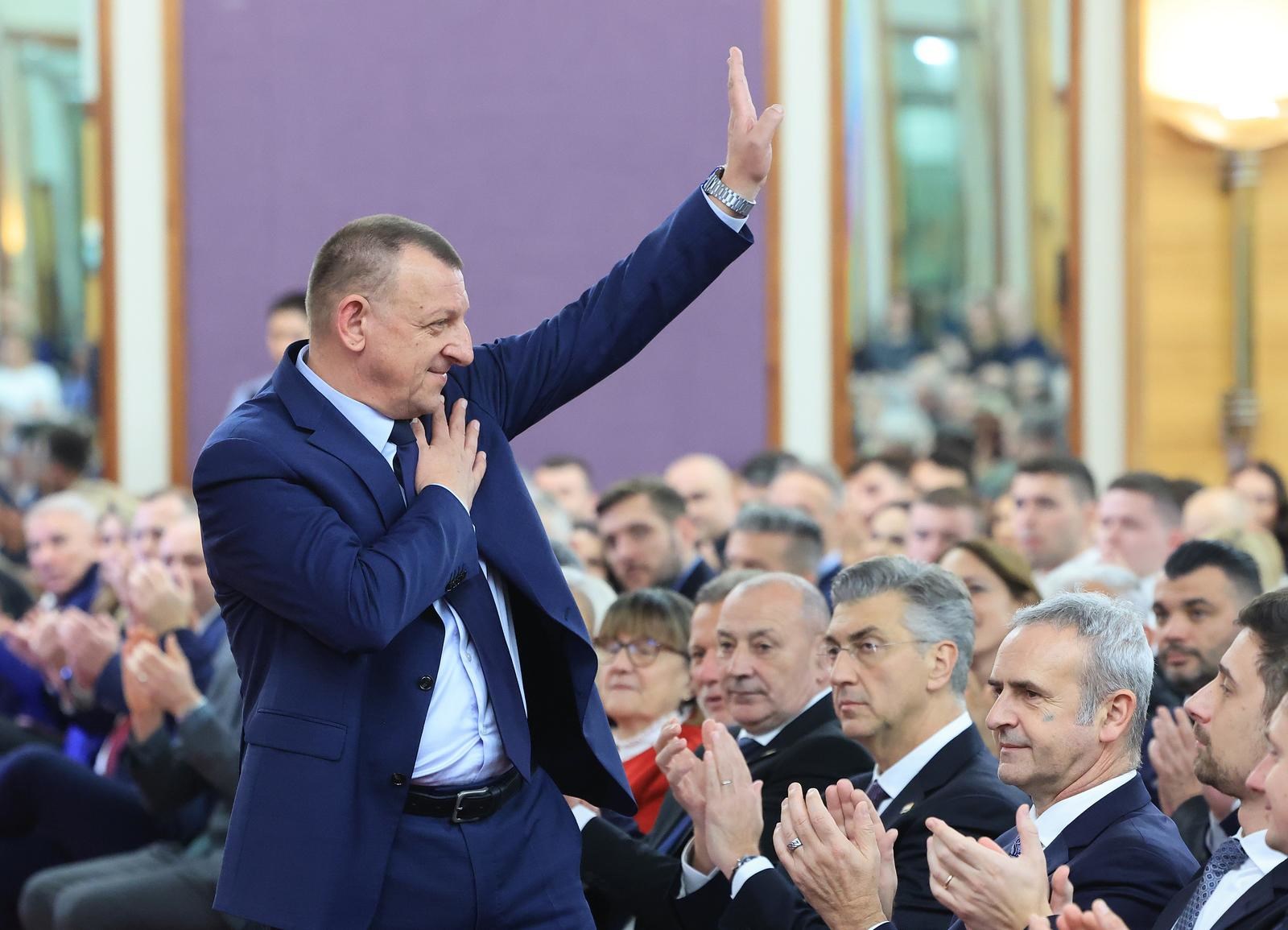 Zagrebački HDZ-ovci i Plenković imali okupljanje, napali Možemo