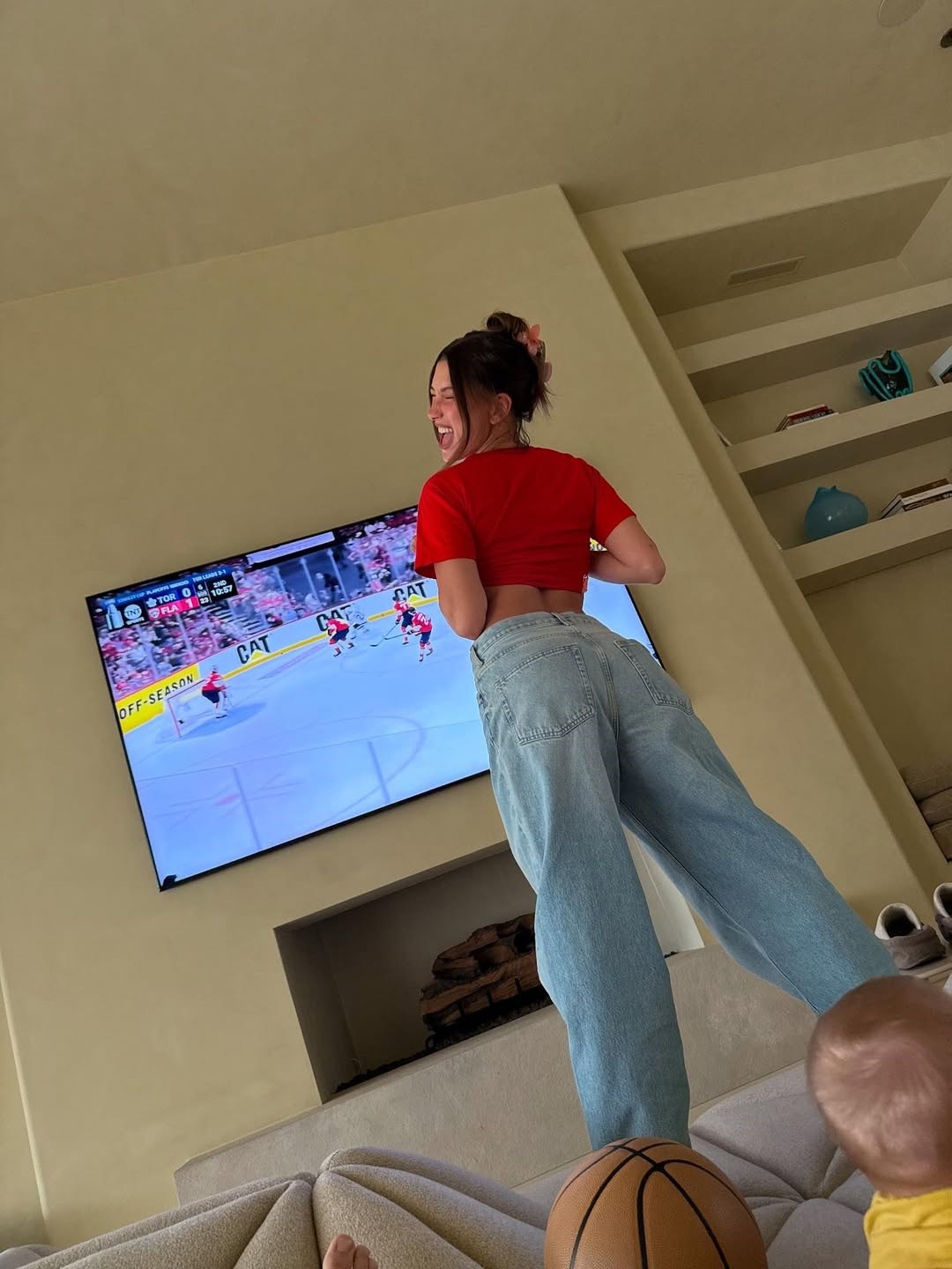 Hailey Bieber već nosi kopču koja će ovog proljeća i ljeta biti posvuda