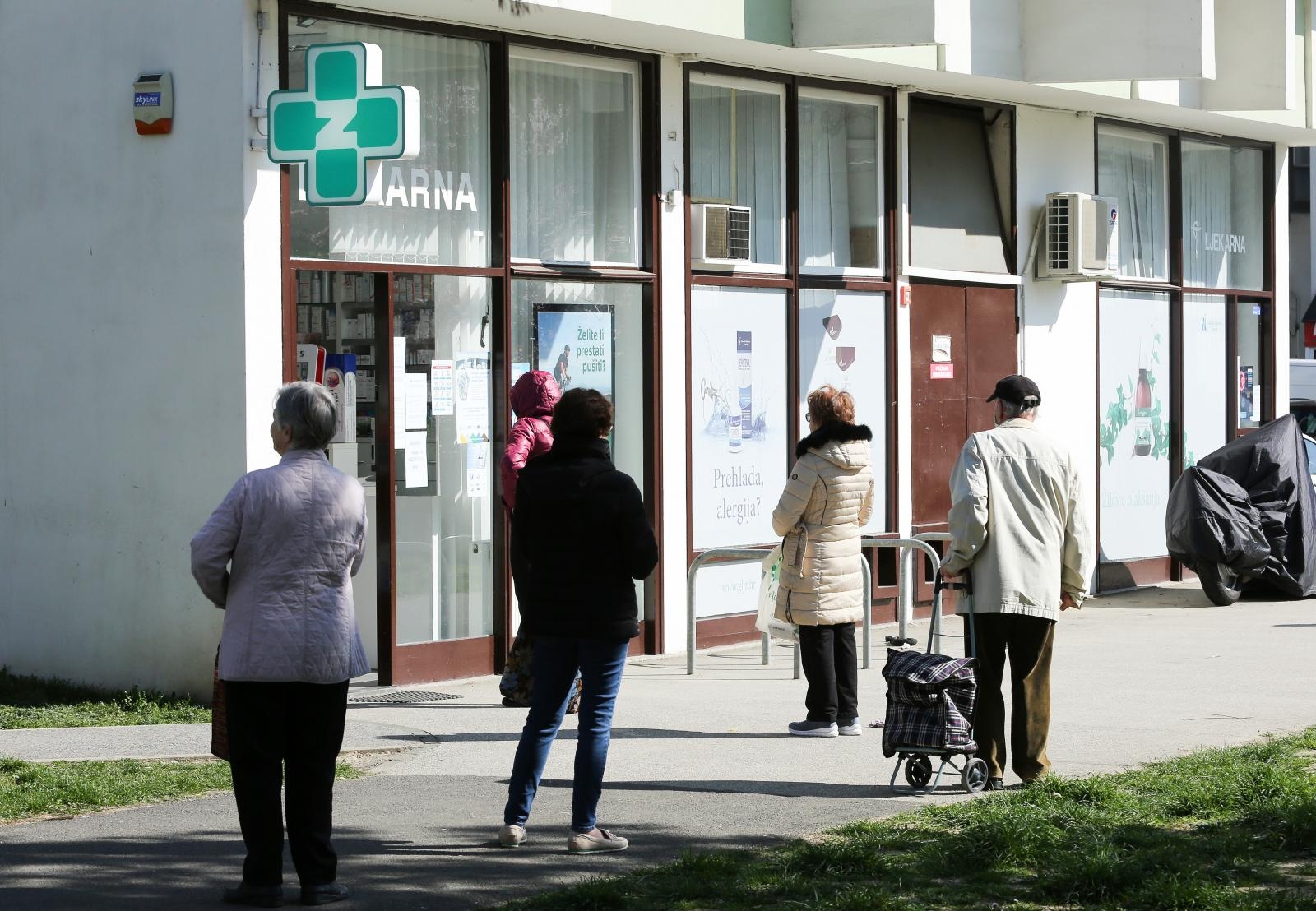 Žena pozitivna na koronu išla u ljekarnu