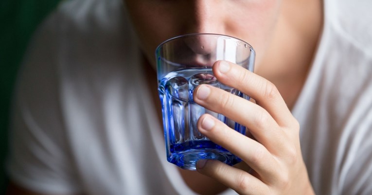 Voda ipak nije najhidratantnije piće, kaže studija