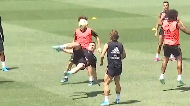VIDEO Sjajne škarice Jovića na treningu Reala nakon dodavanja Modrića