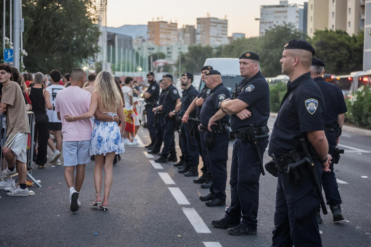 Druge večeri Ultre 32 osobe zatražile pomoć liječnika. Pet ih je prevezeno u bolnicu