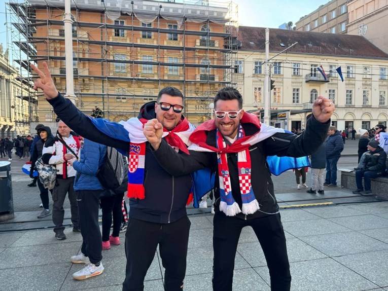 FOTO Pogledajte atmosferu na Trgu