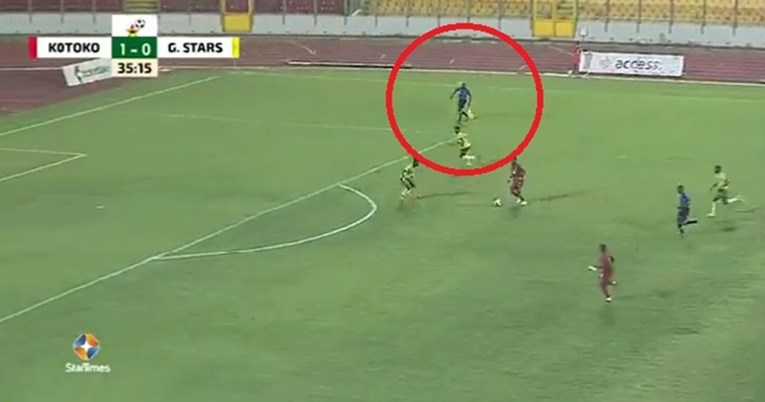 Ovaj linijski sudac je hit na internetu. Pogledajte što je radio u kontranapadu