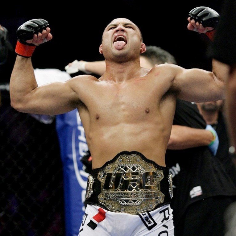 Bivši UFC-ov prvak uhićen treći put u šest dana. Mora ići na psihijatrijsko liječenje