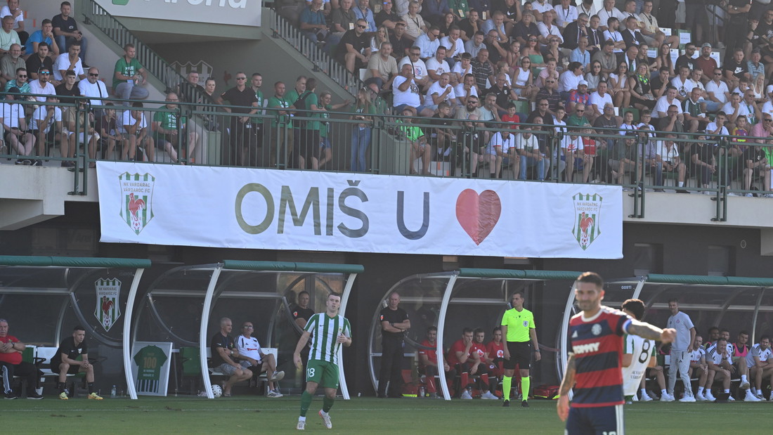 FOTO Vardarac dočekao Hajduk, a na tribini osvanula poruka za Omiš