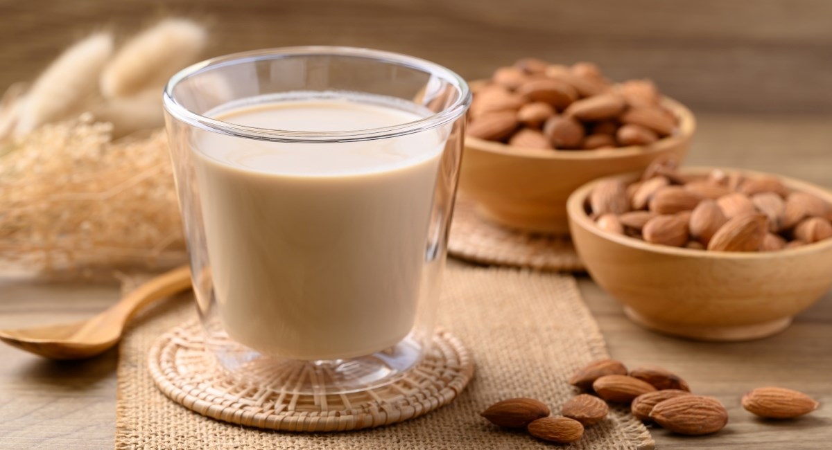 Kako napraviti zobeno i bademovo mlijeko kod kuće, korak po korak